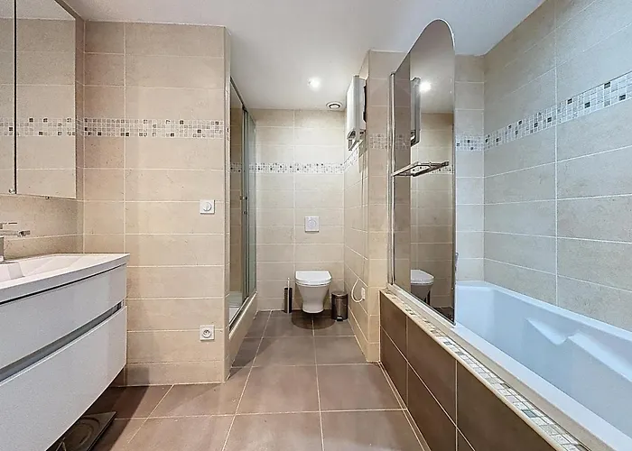 Le Mirabeau - Bourgeois - Terrasse 80m2 - Wifi Et Climatisation Appartement Narbonne