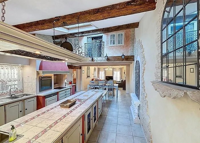 Le Mirabeau - Bourgeois - Terrasse 80m2 - Wifi Et Climatisation * 纳博讷